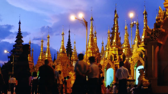 Night scene of the pagoda